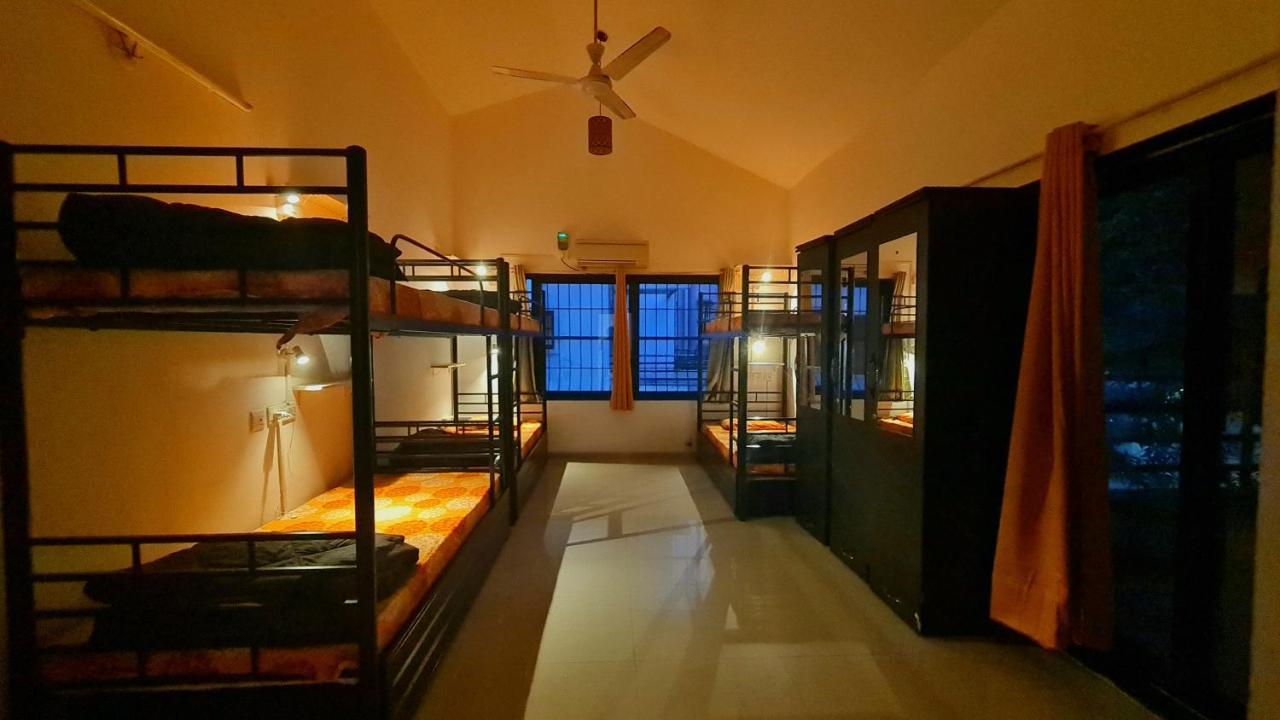 Lifespace- Spacious Hostel In A Luxurious Villa Пюн Екстериор снимка