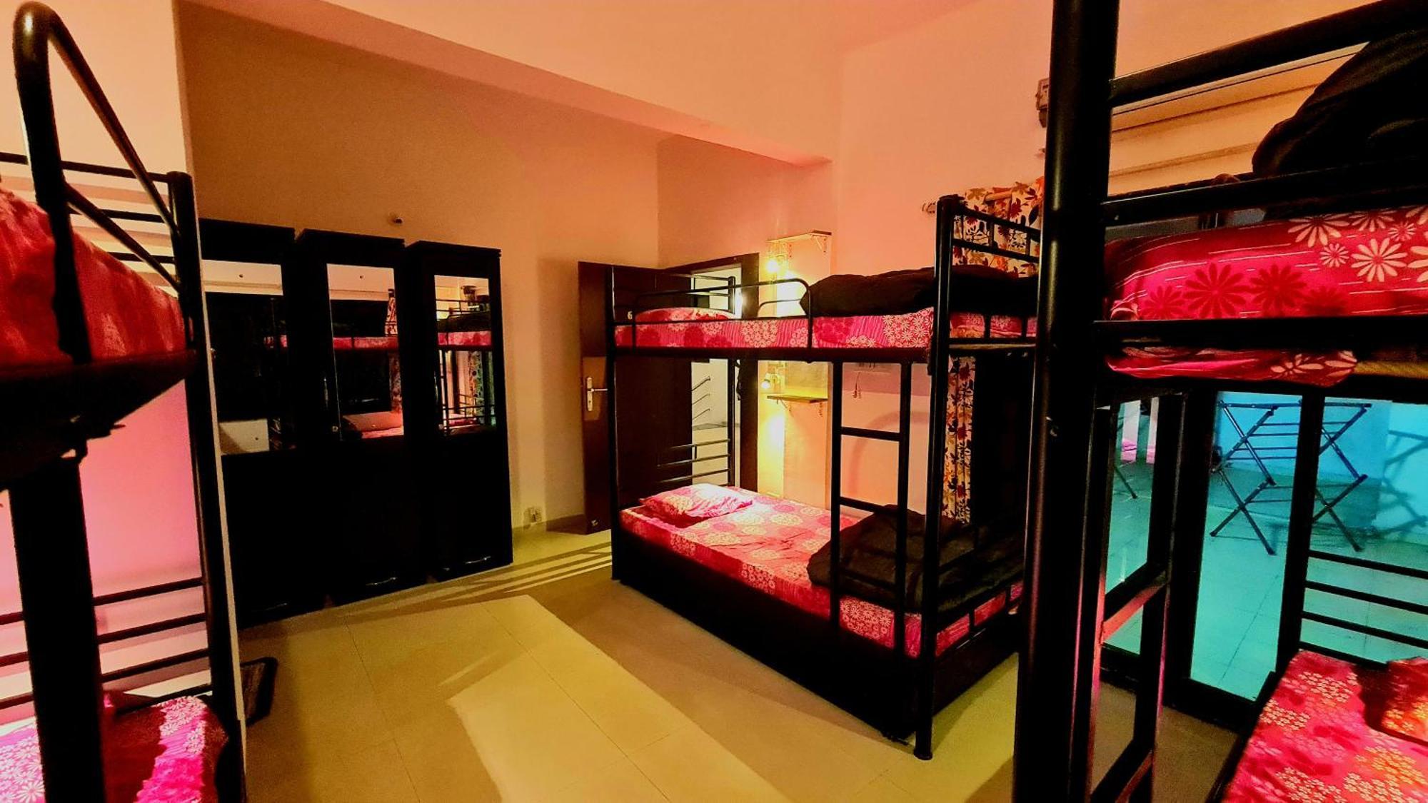 Lifespace- Spacious Hostel In A Luxurious Villa Пюн Екстериор снимка