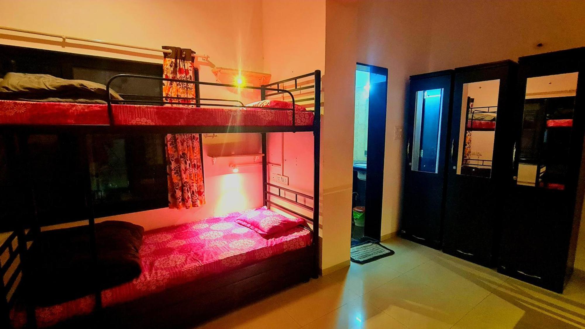 Lifespace- Spacious Hostel In A Luxurious Villa Пюн Екстериор снимка