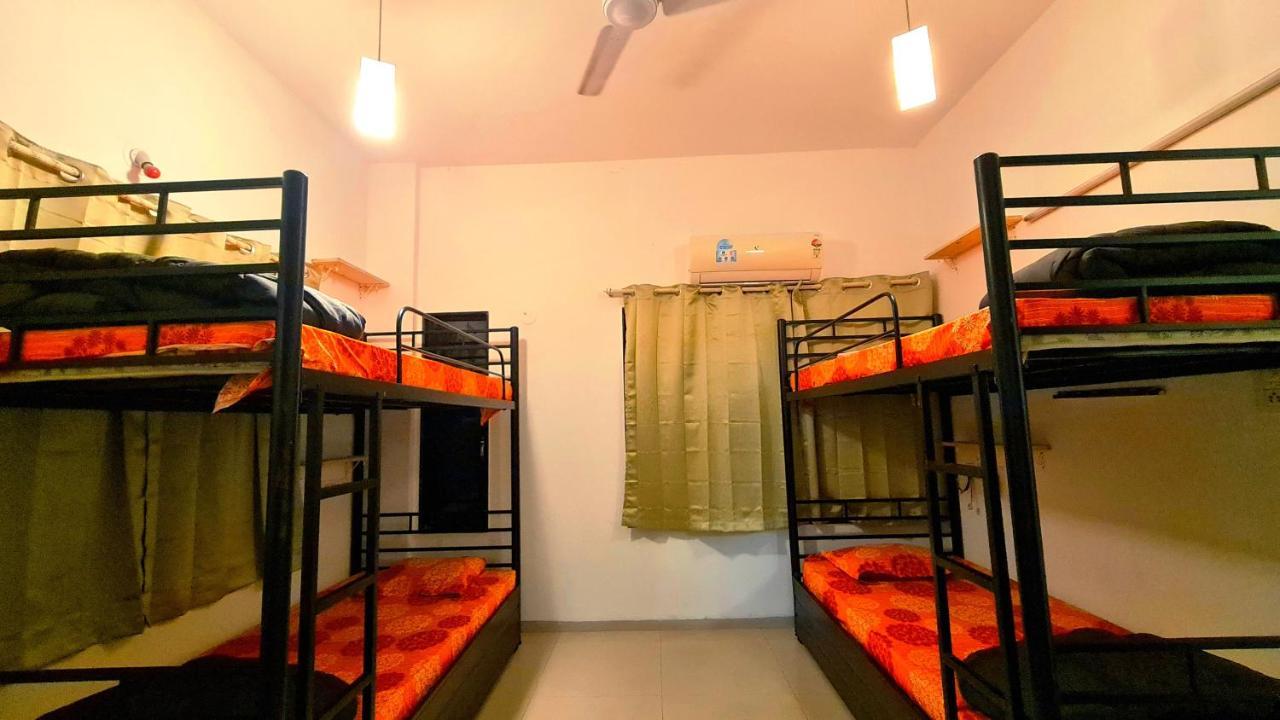 Lifespace- Spacious Hostel In A Luxurious Villa Пюн Екстериор снимка