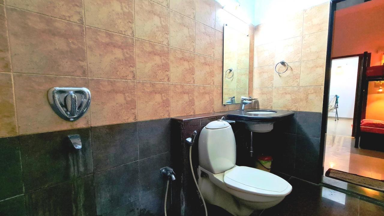 Lifespace- Spacious Hostel In A Luxurious Villa Пюн Екстериор снимка