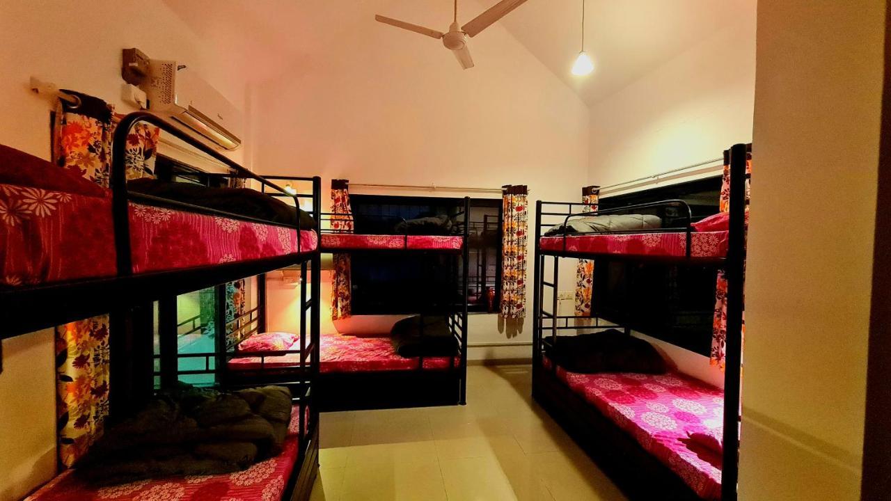 Lifespace- Spacious Hostel In A Luxurious Villa Пюн Екстериор снимка