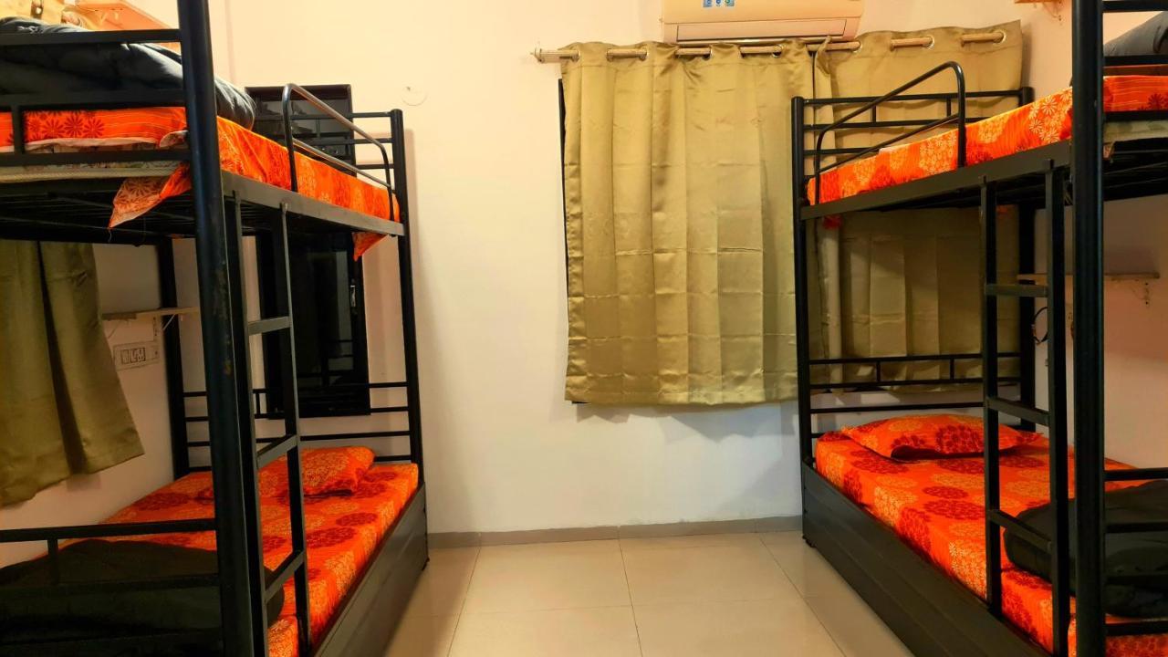 Lifespace- Spacious Hostel In A Luxurious Villa Пюн Екстериор снимка