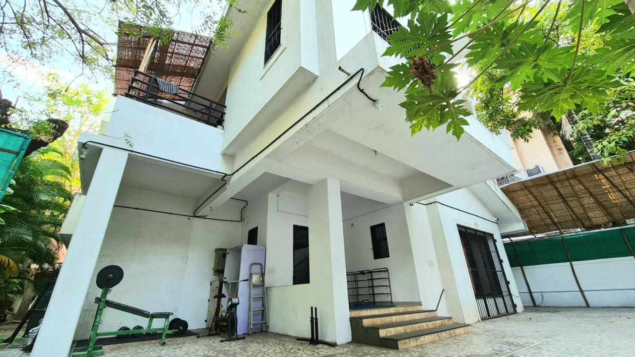 Lifespace- Spacious Hostel In A Luxurious Villa Пюн Екстериор снимка