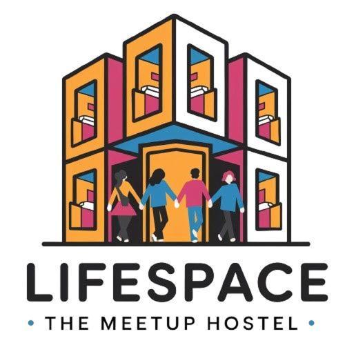 Lifespace- Spacious Hostel In A Luxurious Villa Пюн Екстериор снимка