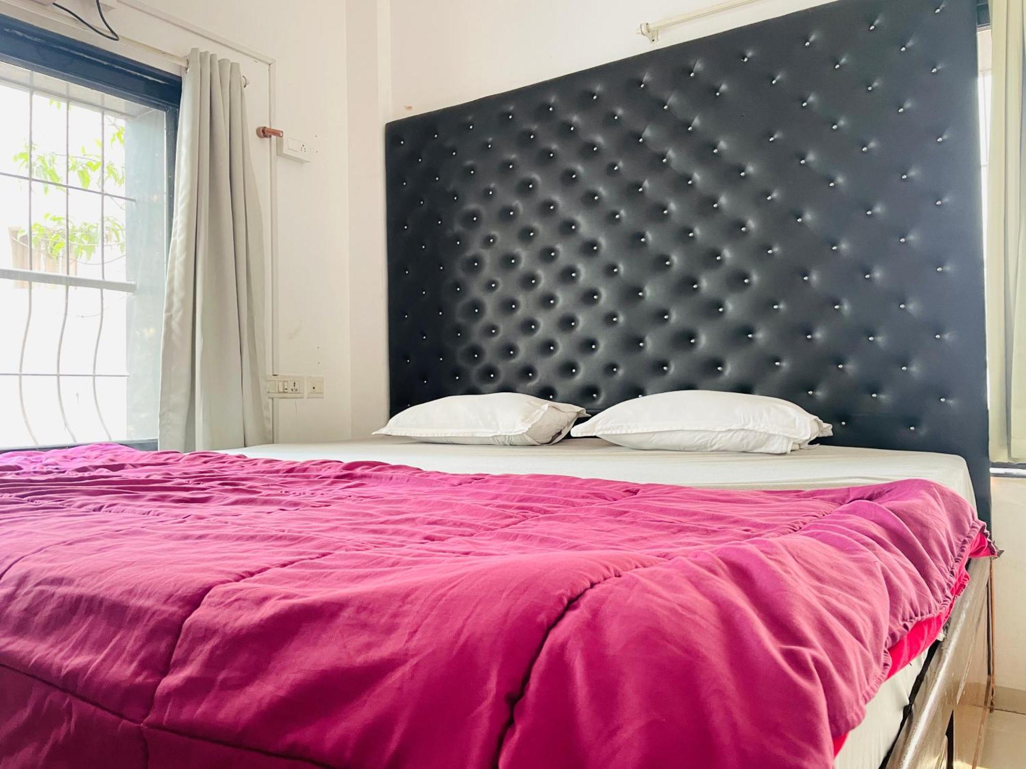 Lifespace- Spacious Hostel In A Luxurious Villa Пюн Екстериор снимка